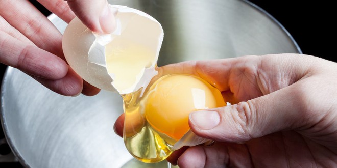 5 th&oacute;i quen ăn uống g&acirc;y hại cho da, d&ugrave; b&ocirc;i nước thần cũng v&ocirc; &iacute;ch - Ảnh 4.