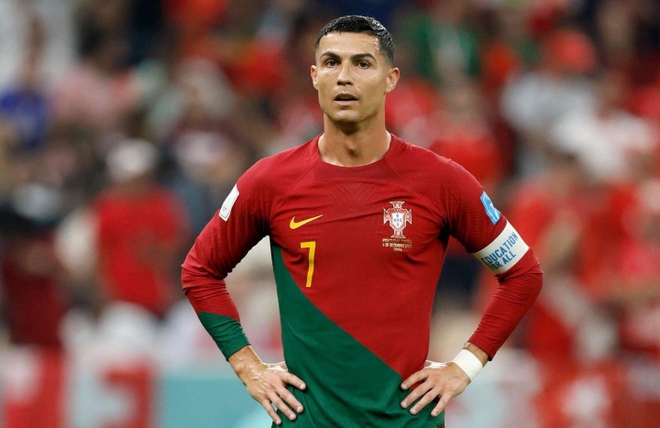 Bồ Đào Nha bị loại, Ronaldo lên tiếng đáp trả chỉ trích - Ảnh 1.