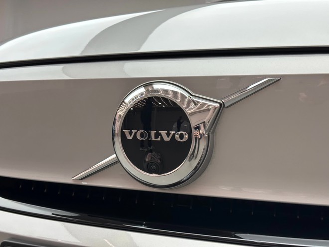 Volvo C40 Recharge 2023 sắp bán tại Việt Nam: Chạy 420 km/lần sạc, giá quy đổi 1,9 tỷ đồng tại Thái Lan - Ảnh 10.