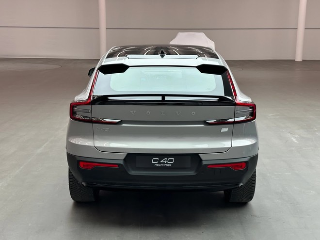 Volvo C40 Recharge 2023 sắp bán tại Việt Nam: Chạy 420 km/lần sạc, giá quy đổi 1,9 tỷ đồng tại Thái Lan - Ảnh 8.
