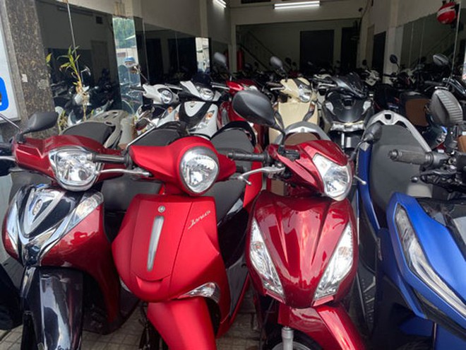 Xe m&aacute;y cũ đắt kh&aacute;ch trở lại - Ảnh 1.