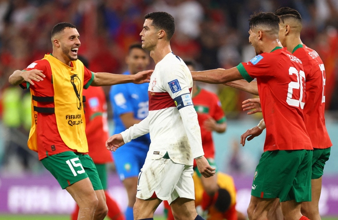 Cristiano Ronaldo đối mặt tương lai bất định sau thất bại ở World Cup 2022 - Ảnh 1.