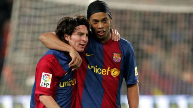 Ronaldinho mong Barca treo áo số 10 để vinh danh Messi | Báo Giáo dục và  Thời đại Online
