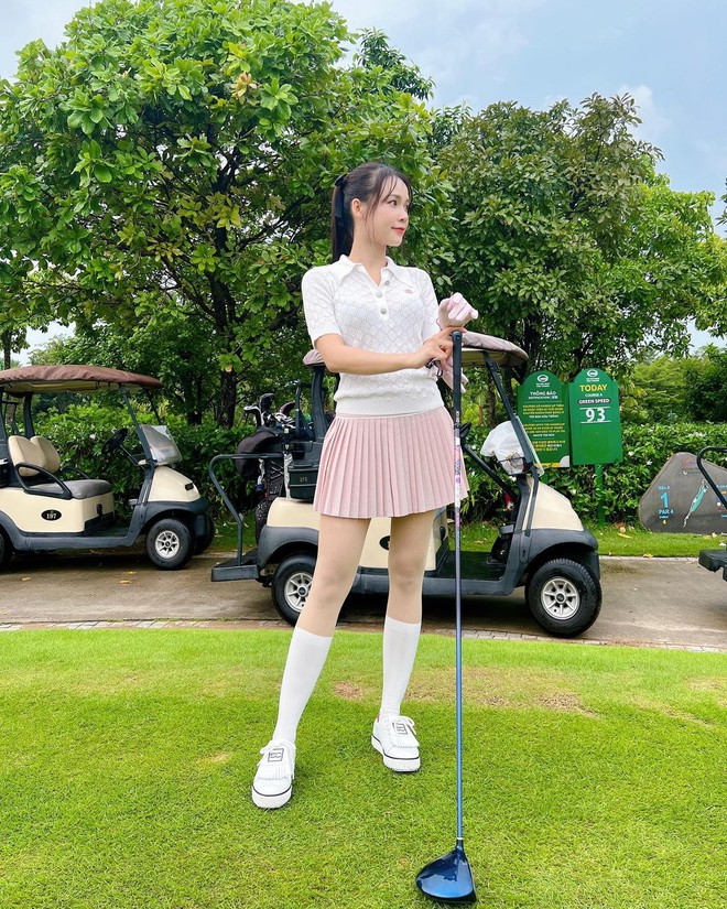 Hội bạn th&acirc;n hot nhất S&agrave;i Th&agrave;nh một thời: Sam ng&agrave;y c&agrave;ng phất đường t&igrave;nh duy&ecirc;n lẫn sự nghiệp, Băng Di c&oacute; bạn trai gia thế khủng - Ảnh 2.