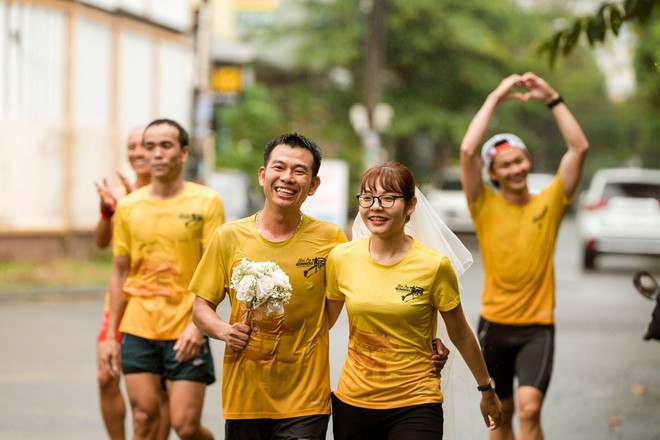 Chàng trai Hội An đội mưa chạy 30 km cầu hôn bạn gái - Ảnh 7.