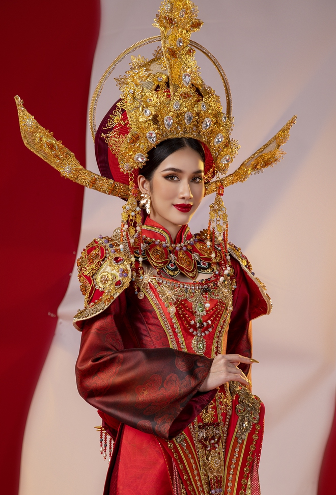 Á hậu Phương Anh toả sáng trong phần thi Trang phục dân tộc tại Chung kết Hoa hậu Quốc tế 2022 - Ảnh 10.