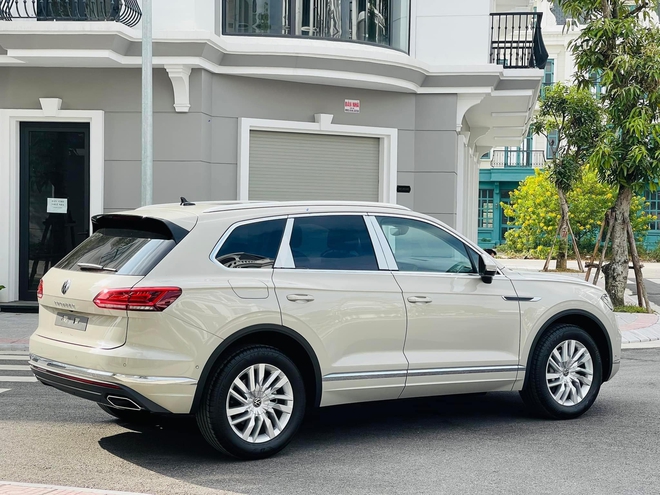 Vừa ra mắt tại Việt Nam, Volkswagen Touareg đã tăng giá 100 triệu đồng - Ảnh 4.