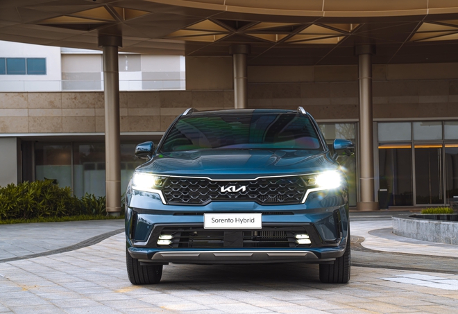 Kia Sorento Hybrid mở b&aacute;n tại Việt Nam: Gi&aacute; cao nhất 1,76 tỷ đồng, tiệm cận Mercedes GLC 200 - Ảnh 3.