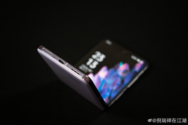 OPPO ra mắt smartphone gập giống Galaxy Z Flip nhưng có màn hình lớn hơn, giá từ 20,2 triệu đồng - Ảnh 5.