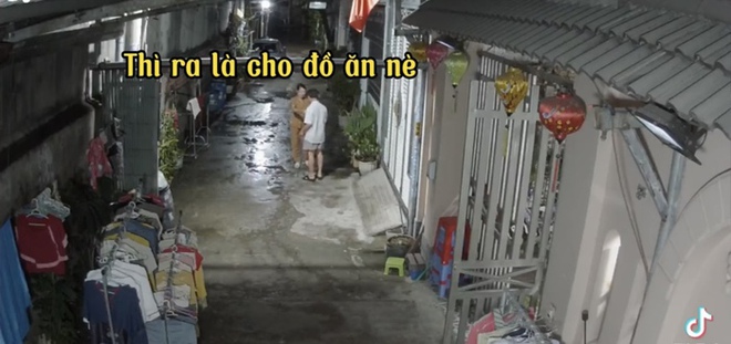 Xóm nhỏ dễ thương: Cất hộ quần áo khi trời mưa, có món gì ngon đều đem cho nhau - Ảnh 3.