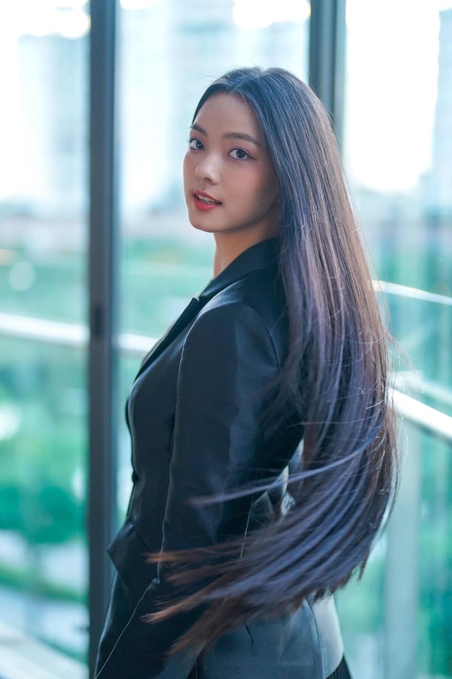 Vẻ đẹp của nữ sinh 19 tuổi có mái tóc dài nhất Hoa hậu Việt Nam 2022 - Ảnh 7.