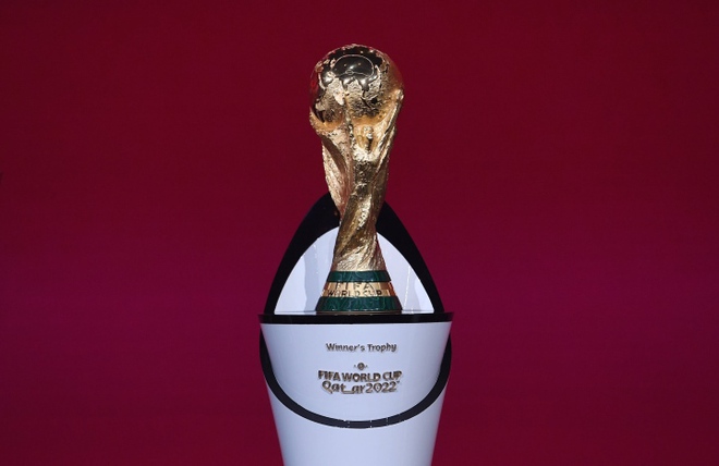 Cúp vô địch World Cup chứa 5kg vàng, giá trị hàng tỷ đồng - Ảnh 1.