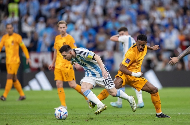 Argentina thử 3 đội h&igrave;nh, HLV Scaloni đau đầu t&igrave;m c&aacute;ch đối ph&oacute; Mbappe - Ảnh 2.