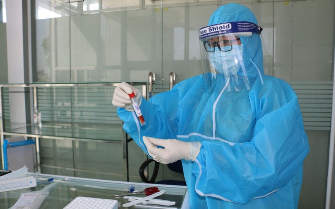 Ng&agrave;y 17/12: Th&ecirc;m 319 ca mắc COVID-19 mới, 40 bệnh nh&acirc;n đang thở oxy - Ảnh 1.