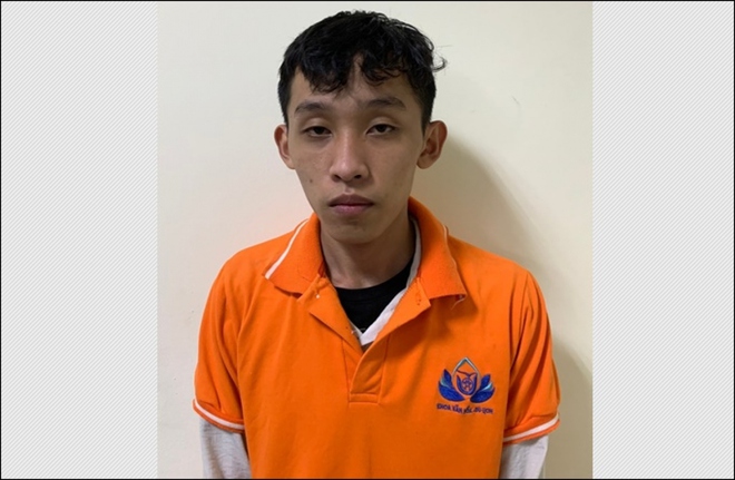 Trốn trong nh&agrave; vệ sinh nữ để r&igrave;nh rập trộm cắp t&agrave;i sản - Ảnh 1.