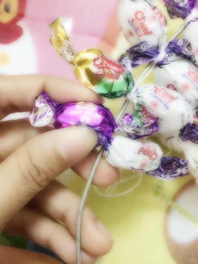 Cách làm vòng nguyệt quế Giáng sinh đơn giản, xinh xắn - Ảnh 14. Cách làm vòng nguyệt quế Giáng sinh đơn giản, xinh xắn - Ảnh 14.
