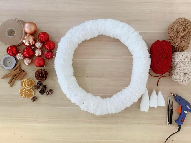 Cách làm vòng nguyệt quế Giáng sinh đơn giản, xinh xắn - Ảnh 8. Cách làm vòng nguyệt quế Giáng sinh đơn giản, xinh xắn - Ảnh 8.