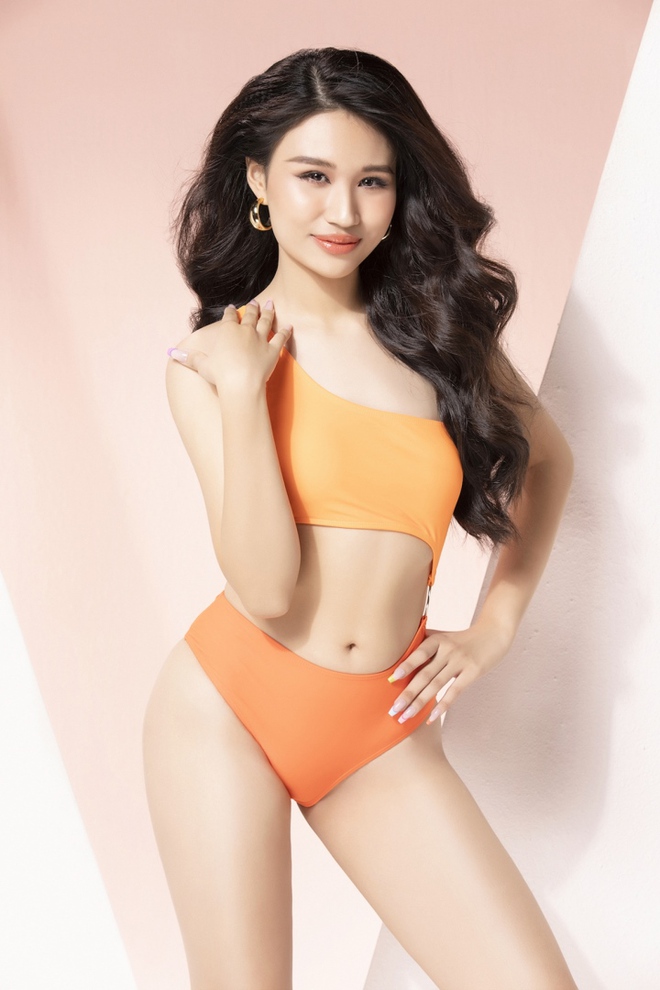 Thí sinh Hoa hậu Việt Nam 2022 khoe dáng gợi cảm với bikini - Ảnh 7.