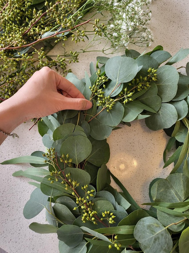 Cách làm vòng nguyệt quế Giáng sinh đơn giản, xinh xắn - Ảnh 5. Cách làm vòng nguyệt quế Giáng sinh đơn giản, xinh xắn - Ảnh 5.