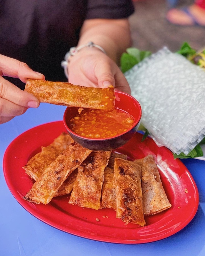 Kh&oacute; cưỡng trước m&oacute;n chả lụi gi&ograve;n rụm, từ đặc sản v&ugrave;ng Lagi nay phổ biến khắp nơi - Ảnh 8.