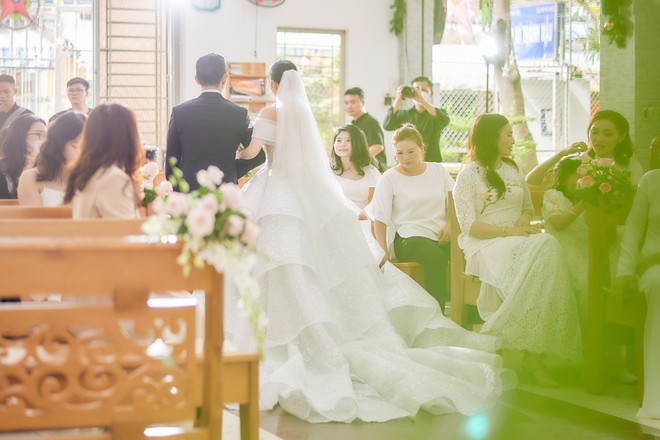 Kh&aacute;nh Thi: T&ocirc;i từng v&ocirc; vọng khi nghĩ về đ&aacute;m cưới với Phan Hiển - Ảnh 2.