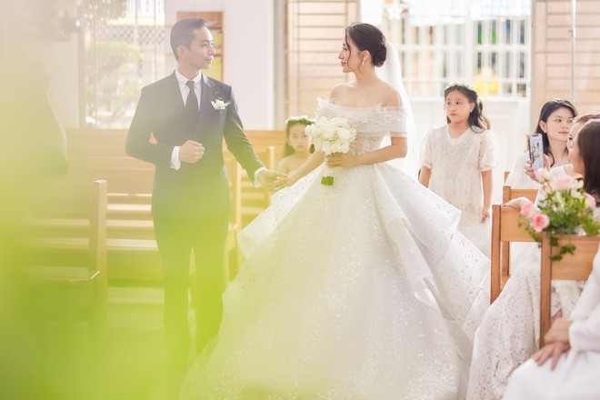 Khánh Thi: Tôi từng vô vọng khi nghĩ về đám cưới với Phan Hiển - Ảnh 1.