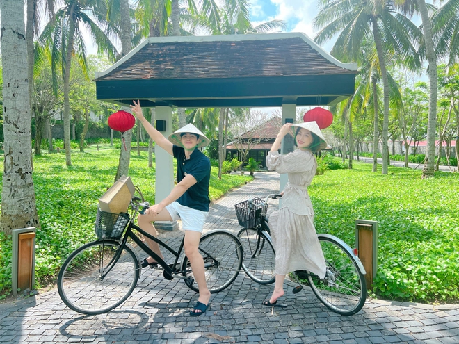 Cuộc sống tân hôn của sao Việt lên xe hoa năm 2022: Ngô Thanh Vân như hình với bóng cùng ông xã, Đỗ Mỹ Linh khiến chồng thấy áp lực - Ảnh 7.