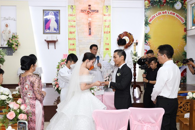Kh&aacute;nh Thi: T&ocirc;i từng v&ocirc; vọng khi nghĩ về đ&aacute;m cưới với Phan Hiển - Ảnh 12.