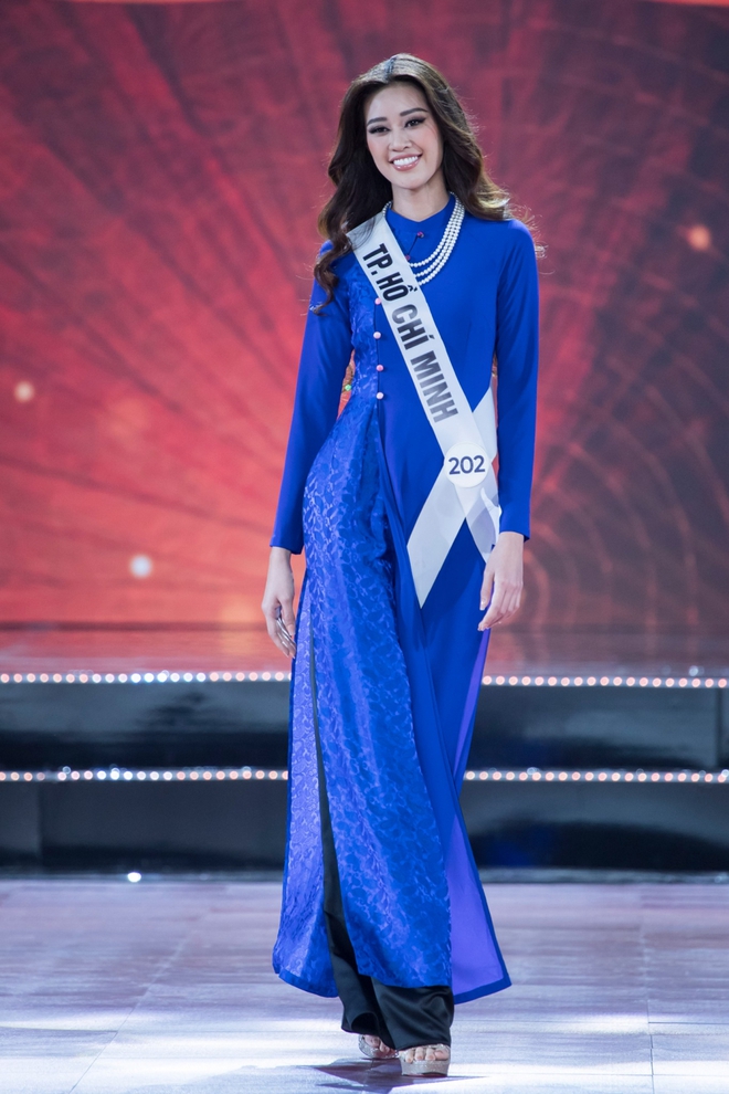 Khánh Vân: Nàng hậu diện áo dài đẹp nhất Hoa hậu Hoàn vũ Việt Nam - Ảnh 2.
