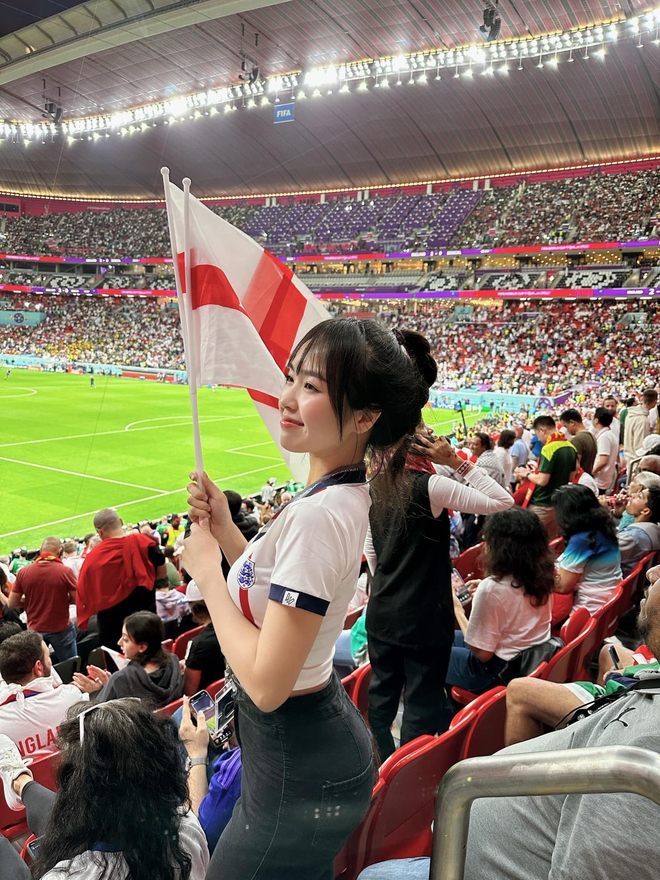 3 cô gái Việt bất ngờ nổi tiếng sau World Cup 2022, có người còn được lên báo nước ngoài - Ảnh 3.