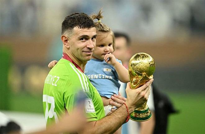 Hôn nhân viên mãn với mối tình đầu của thủ môn xuất sắc nhất World Cup 2022 - Ảnh 5.