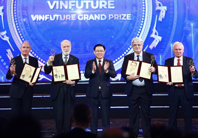 C&aacute;c huyền thoại Internet thắng giải thưởng 3 triệu USD của VinFuture 2022 - Ảnh 1.