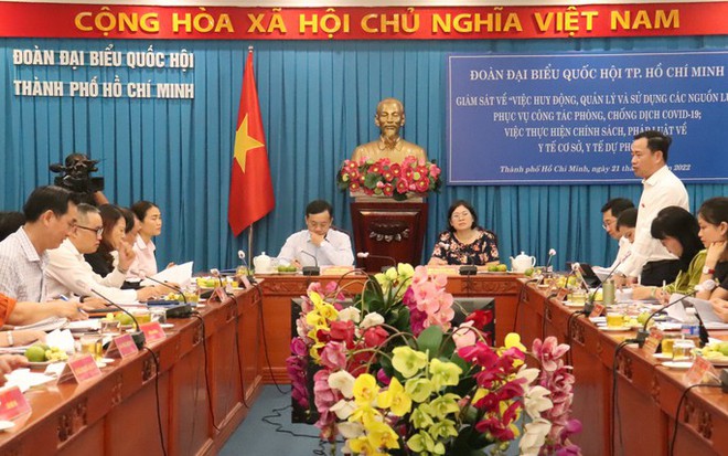 Một số quận, huyện TP.HCM vẫn chưa chi trả xong tiền hỗ trợ dịch COVID-19 - Ảnh 2.