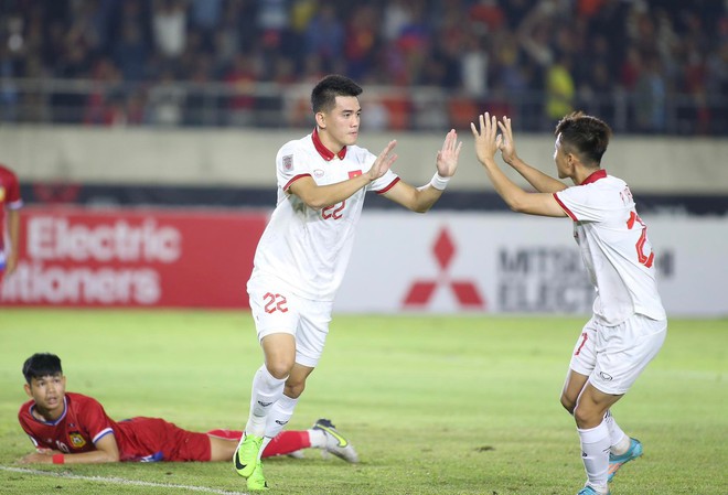 Tiến Linh mở tài khoản cho đội tuyển Việt Nam tại AFF Cup 2022 - Ảnh 2.