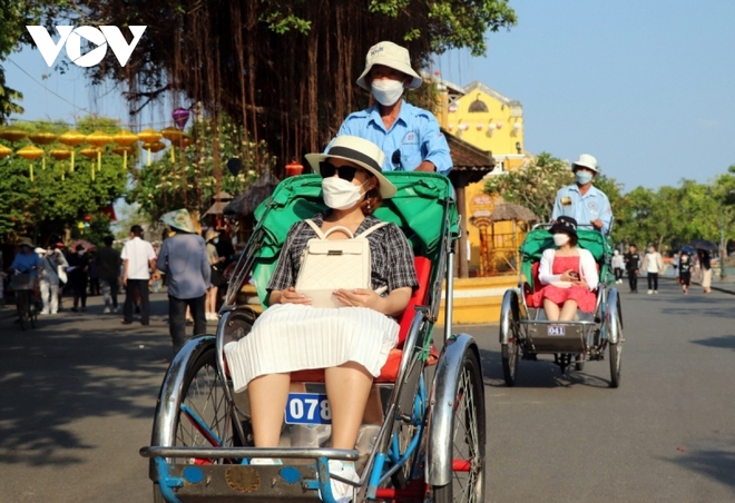 Khách du lịch đến Quảng Nam tăng 13 lần so với năm 2021 - Ảnh 2.