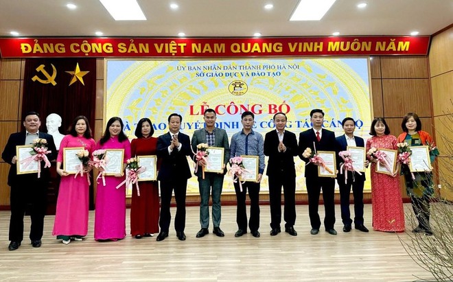 Trường THPT Chu Văn An có hiệu trưởng mới - Ảnh 3.