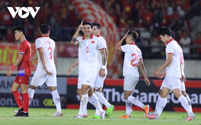 ĐT Việt Nam bỏ xa Thái Lan trên BXH FIFA sau ngày khởi tranh AFF Cup 2022 - Ảnh 1.