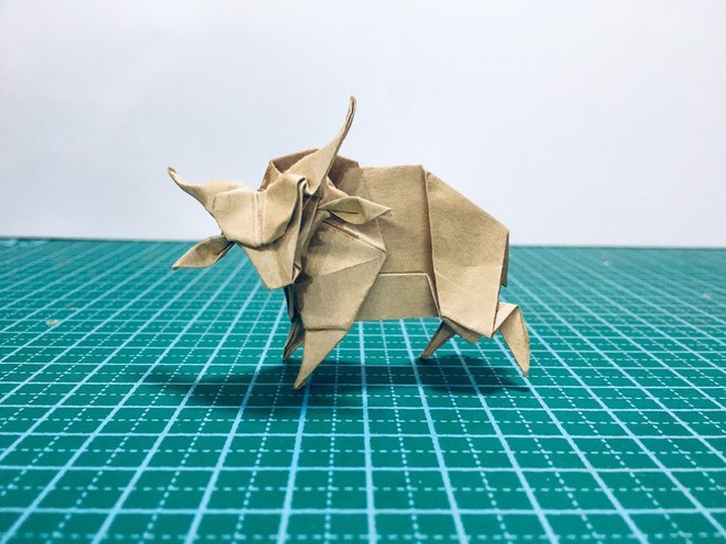 “Ông già Noel cưỡi tuần lộc” qua nghệ thuật gấp giấy Origami độc đáo ở TP.HCM - Ảnh 4.