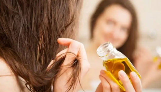Loại tinh dầu ngăn rụng t&oacute;c v&agrave; k&iacute;ch th&iacute;ch mọc t&oacute;c - Ảnh 1.