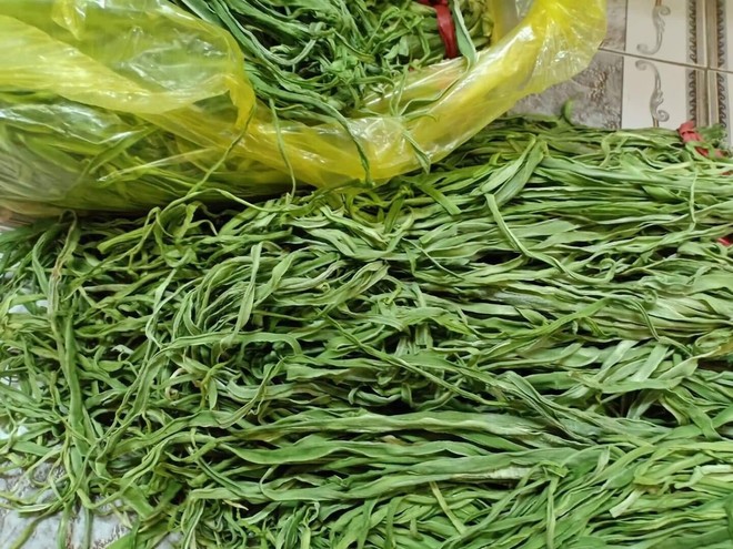 Loại rau tiến vua nh&igrave;n th&igrave; kh&ocirc;, gi&aacute; gần nửa triệu/kg nhưng vẫn lu&ocirc;n đắt h&agrave;ng mỗi dịp Tết đến - Ảnh 5.