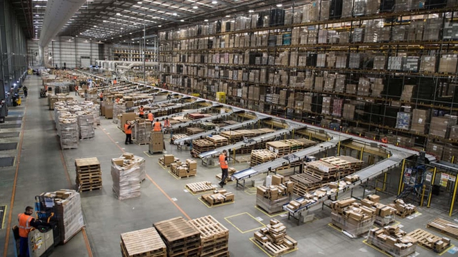 C&ocirc;ng nh&acirc;n của Amazon bị vắt kiệt sức trong m&ugrave;a l&agrave;m việc cao điểm - Ảnh 2.