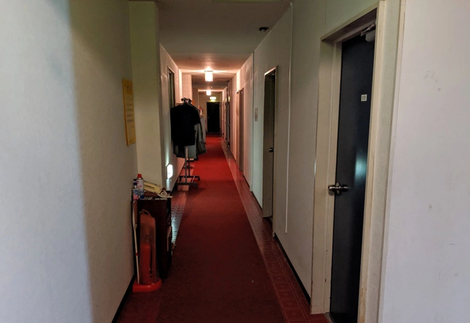 Khách sạn rẻ nhất Nhật Bản, chỉ 20 nghìn đồng/đêm mà đầy đủ tiện nghi nhưng chẳng mấy ai dám đến, hỏi ra mới biết lý do khó nói - Ảnh 4.
