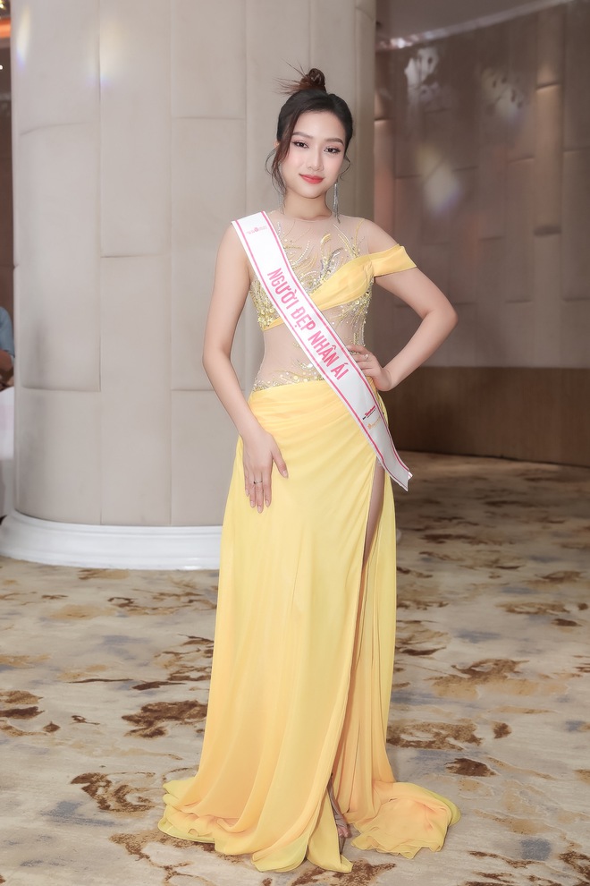 Họp báo sau đăng quang của Top 3 Hoa hậu Việt Nam: Á hậu 1 lên tiếng khi bị so sánh, 1 người đẹp có hành động gây tranh cãi - Ảnh 11.