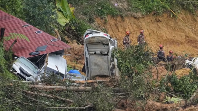 Malaysia tìm thấy nạn nhân xấu số cuối cùng trong thảm kịch lở đất - Ảnh 1.