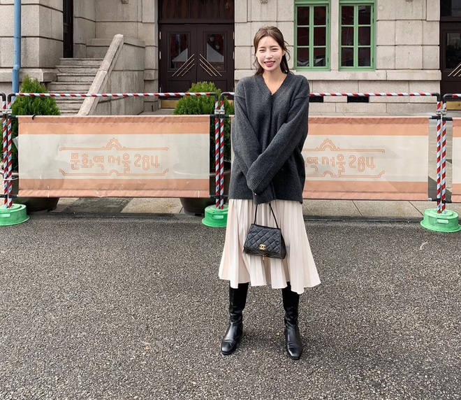 10 c&aacute;ch phối ch&acirc;n v&aacute;y xếp ly chuẩn mốt - Ảnh 10.