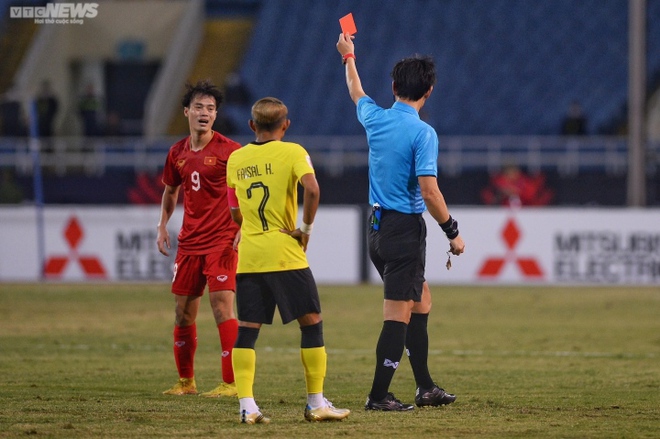 Đè bẹp Malaysia, tuyển Việt Nam chiếm ngôi đầu bảng B AFF Cup 2022 - Ảnh 2.