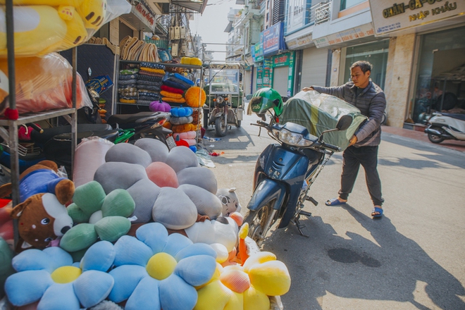 Thủ phủ chăn ga gối đệm Trát Cầu nhộn nhịp mùa rét - Ảnh 4.