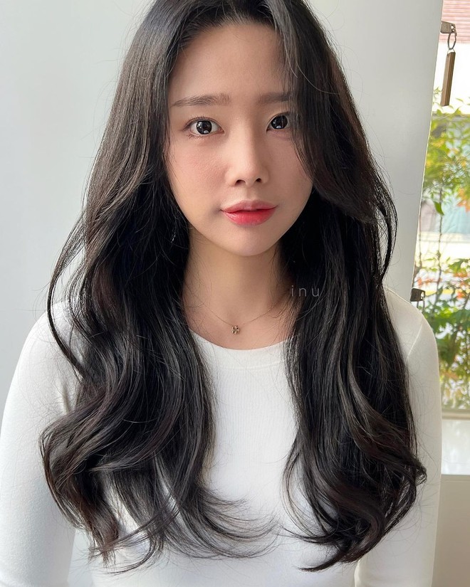 5 m&agrave;u t&oacute;c nhuộm kh&ocirc;ng cần tẩy vẫn t&ocirc;n da trắng hồng chơi Tết - Ảnh 3.