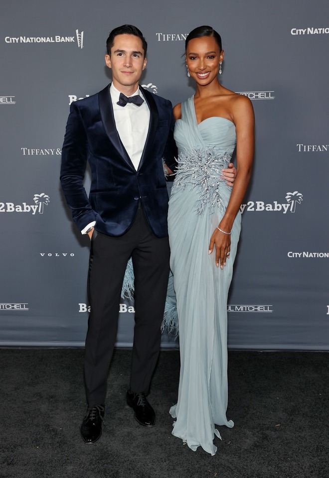 Mỹ nh&acirc;n đẹp nhất thế giới 2022: Thi&ecirc;n thần Victorias Secret diện nội y 70 tỷ, th&agrave;nh vợ gi&aacute;m đốc Snapchat, con d&acirc;u Ph&oacute; Tổng thống Ecuador - Ảnh 12.