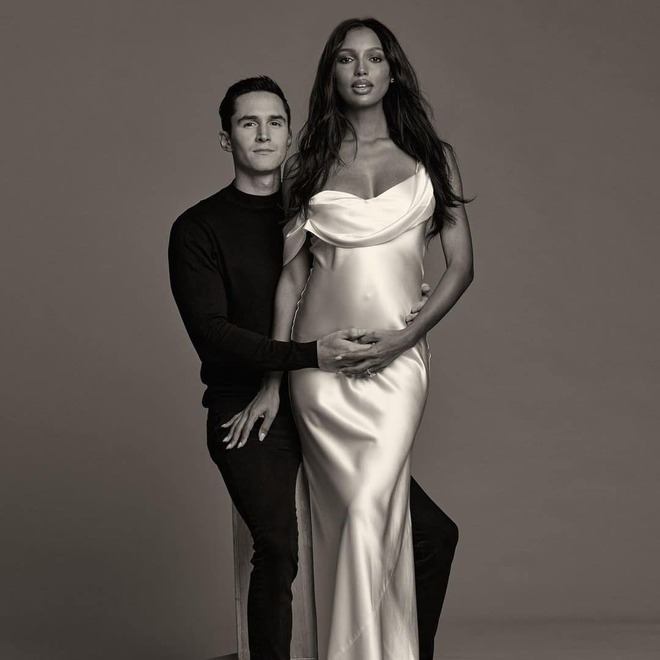 Mỹ nh&acirc;n đẹp nhất thế giới 2022: Thi&ecirc;n thần Victorias Secret diện nội y 70 tỷ, th&agrave;nh vợ gi&aacute;m đốc Snapchat, con d&acirc;u Ph&oacute; Tổng thống Ecuador - Ảnh 19.